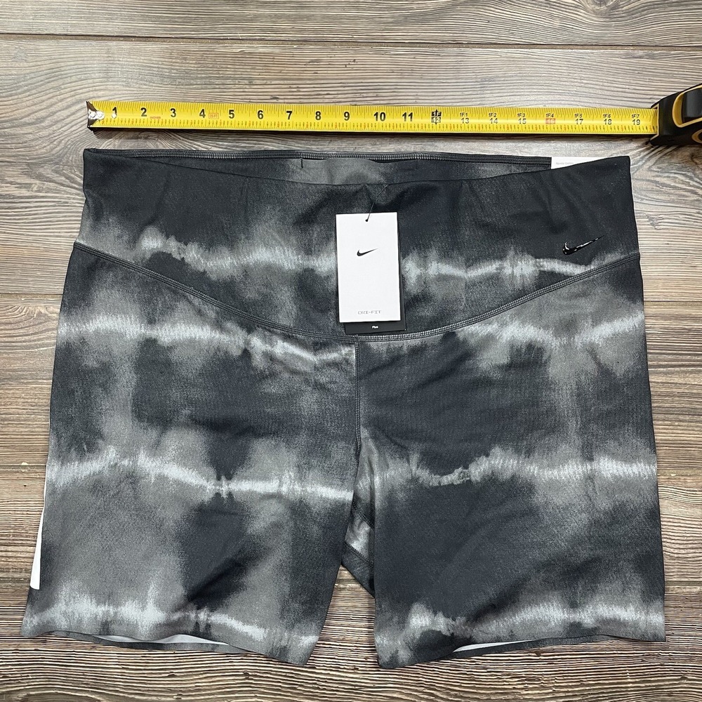 Nike One Luxe Women's 7" Mid-Rise Printed Training Shorts Plus Size 2X NWT $55 - Picture 9 of 13